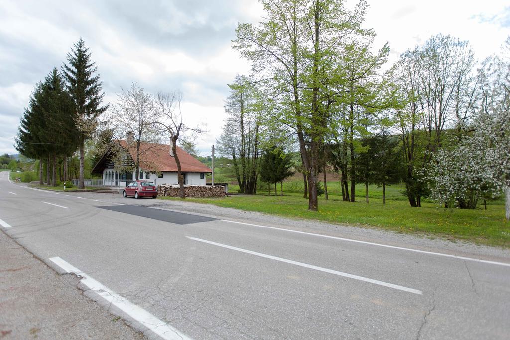 Apartment Licka Vodenica Josipdol Cameră foto